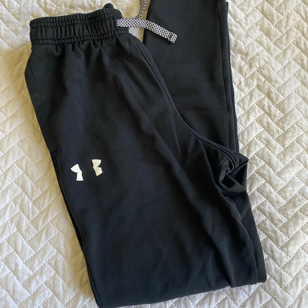Boys Under Armour Joggers size Medium